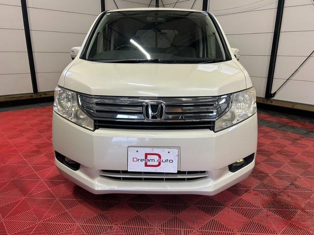 ステップワゴン G HIDエディション 4WD HID キーレス 盗難防止システム 衝突安全ボディ 3列シート フルフラット ウォークスルー HID エアバッグ(運転席・助手席) パワーウィンドウ パワーステアリング(3枚目)