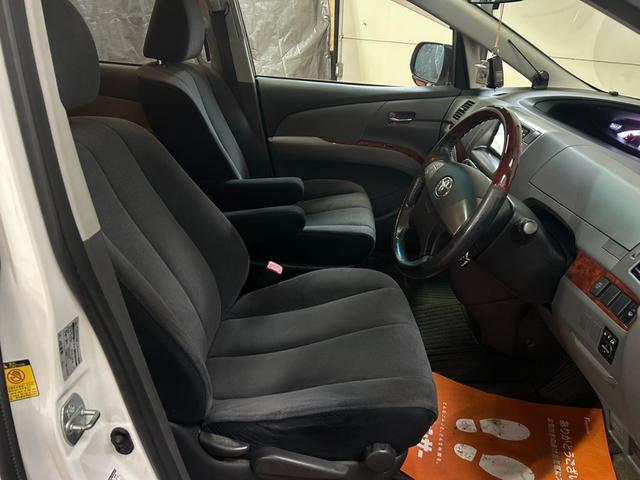 エスティマ 2.4アエラス Gエディション 4WD キーレス スマートキー ETC 盗難防止システム 衝突安全ボディ 3列シート フルフラット オットマン HID パワーステアリング パワーウィンドウ エアバッグ(運転席・助手席)(13枚目)