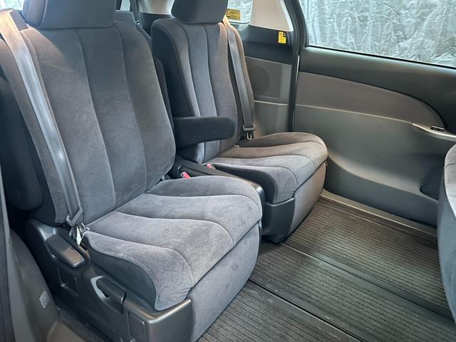 エスティマ 2.4アエラス Gエディション 4WD キーレス スマートキー ETC 盗難防止システム 衝突安全ボディ 3列シート フルフラット オットマン HID パワーステアリング パワーウィンドウ エアバッグ(運転席・助手席)(17枚目)