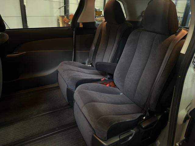 エスティマ 2.4アエラス Gエディション 4WD キーレス スマートキー ETC 盗難防止システム 衝突安全ボディ 3列シート フルフラット オットマン HID パワーステアリング パワーウィンドウ エアバッグ(運転席・助手席)(20枚目)