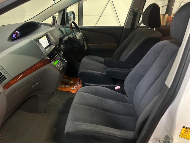 エスティマ 2.4アエラス Gエディション 4WD キーレス スマートキー ETC 盗難防止システム 衝突安全ボディ 3列シート フルフラット オットマン HID パワーステアリング パワーウィンドウ エアバッグ(運転席・助手席)(24枚目)