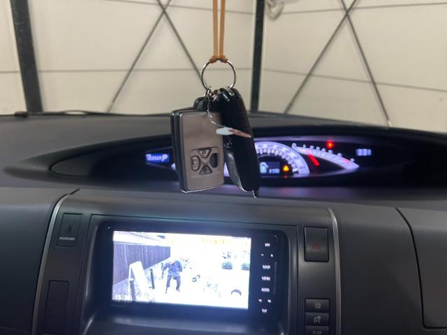 エスティマ 2.4アエラス Gエディション 4WD キーレス スマートキー ETC 盗難防止システム 衝突安全ボディ 3列シート フルフラット オットマン HID パワーステアリング パワーウィンドウ エアバッグ(運転席・助手席)(29枚目)