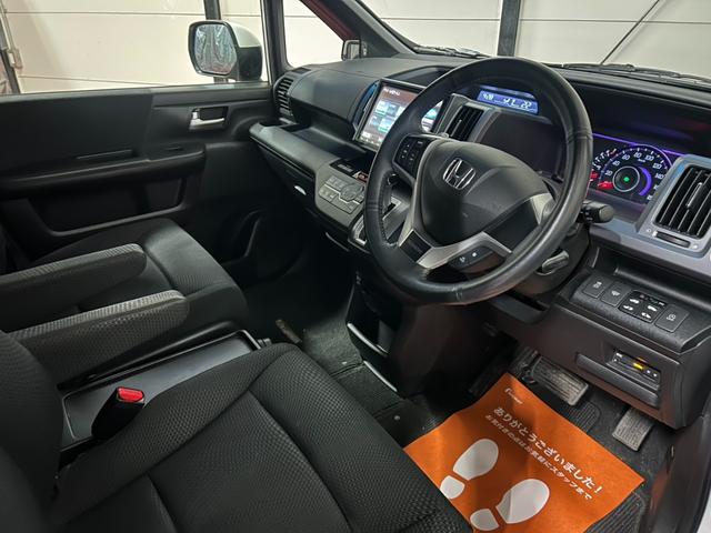 ステップワゴンスパーダ Z 4WD 盗難防止システム 衝突安全ボディ パワーウィンドウ パワーウィンドウ パワーステアリング エアバッグ(運転席・助手席) ダブルエアコン AAC ABS(28枚目)