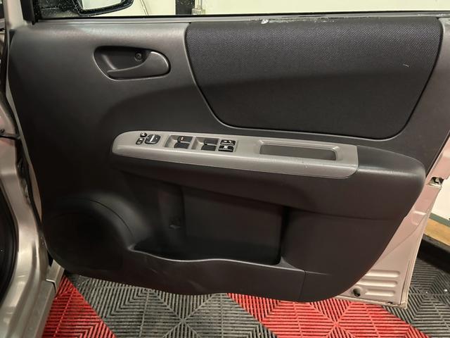 ステラ カスタムＲ　４ＷＤ　キーレス（8枚目）