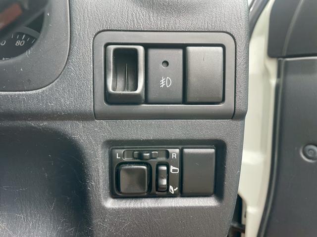 ジムニー ランドベンチャー　４ＷＤ　バックカメラ　ナビ　アルミホイール　キーレスエントリー　電動格納ミラー　シートヒーター　ＡＴ　衝突安全ボディ　ＡＢＳ　エアコン　パワーステアリング　パワーウィンドウ　運転席エアバッグ（9枚目）