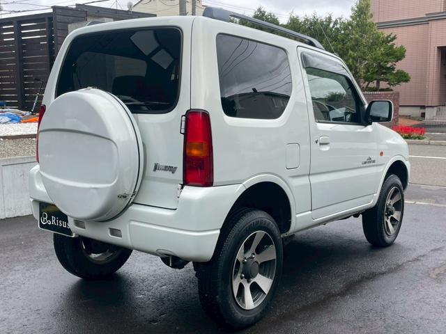 ジムニー ランドベンチャー　４ＷＤ　バックカメラ　ナビ　アルミホイール　キーレスエントリー　電動格納ミラー　シートヒーター　ＡＴ　衝突安全ボディ　ＡＢＳ　エアコン　パワーステアリング　パワーウィンドウ　運転席エアバッグ（13枚目）