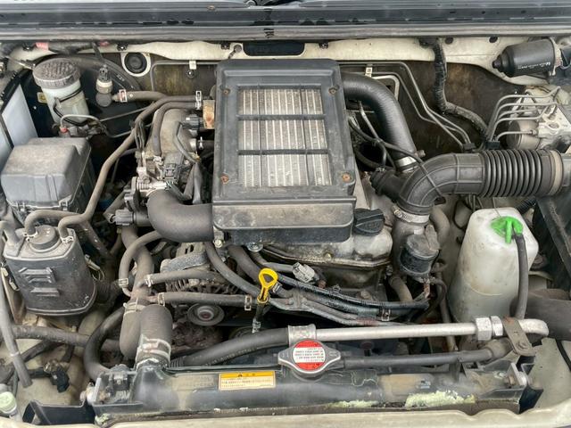 ジムニー ランドベンチャー　４ＷＤ　バックカメラ　ナビ　アルミホイール　キーレスエントリー　電動格納ミラー　シートヒーター　ＡＴ　衝突安全ボディ　ＡＢＳ　エアコン　パワーステアリング　パワーウィンドウ　運転席エアバッグ（19枚目）