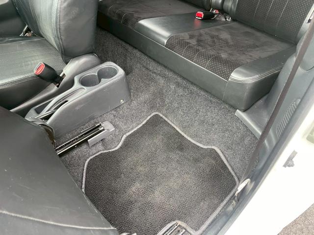 ジムニー ランドベンチャー　４ＷＤ　バックカメラ　ナビ　アルミホイール　キーレスエントリー　電動格納ミラー　シートヒーター　ＡＴ　衝突安全ボディ　ＡＢＳ　エアコン　パワーステアリング　パワーウィンドウ　運転席エアバッグ（29枚目）