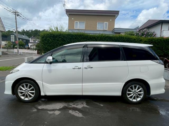 エスティマ ２．４アエラス　Ｇエディション　４ＷＤ　ＥＴＣ　バックカメラ　ナビ　オートクルーズコントロール　両側スライドドア　オートライト　ＨＩＤ　スマートキー　後席モニター　３列シート　オットマン　ＣＶＴ　アルミホイール　盗難防止システム（17枚目）