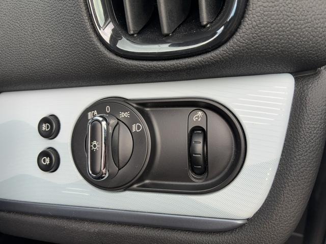 ＭＩＮＩ クーパーＳＤ　クロスオーバーオール４アンテイムドＥＤ　特別仕様車／シートヒーター／ハーマンカードン／ライビングアシストＰ／ＡｐｐｌｅＣａｒＰｌａｙ／ブラックエクステリア／電動リアゲート／ＬＥＤヘッドライト／ワイヤレスチャージング／クルコン（37枚目）