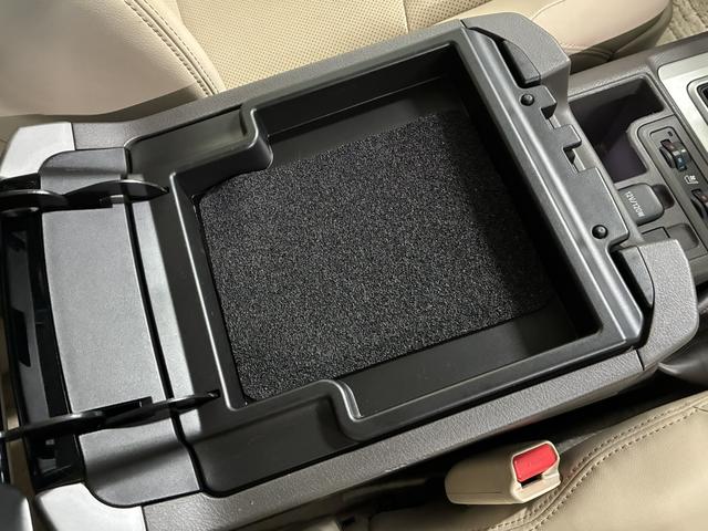 ランドクルーザープラド ＴＸ　Ｌパッケージ　ＷＡＬＤ前後エアロ＆２０インチアルミ／寒冷地仕様／サンルーフ／後席モニター／純正エンスタ／クリアランスソナー／シートクーラー／シートヒーター／追従クルコン／ＣＤ・ＤＶＤプレイヤー／純正ナビ＆ＴＶ（53枚目）