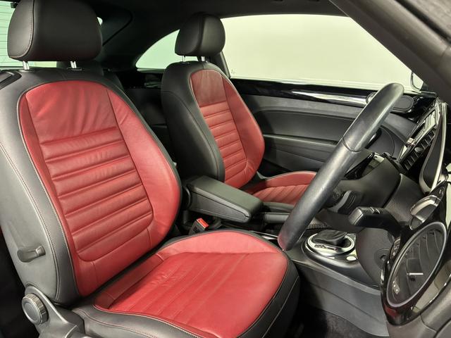 ザ・ビートル Ｒラインマイスター　特別仕様車／夏・冬タイヤ付／純正ナビ＆ＴＶ／ドラレコ／Ｂｌｕｅｔｏｏｔｈ／バイキセノンヘッドライト／シートヒーター／クルコン／リヤスポイラー／スポーツシート／エマージェンシーストップ／オートライト（16枚目）