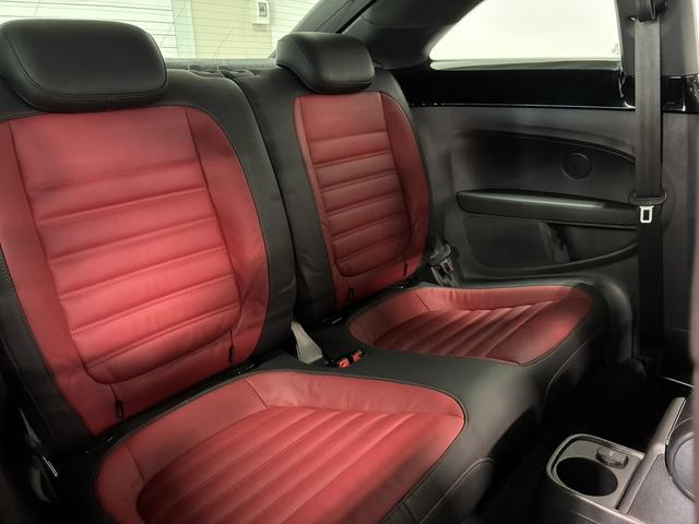 ザ・ビートル Ｒラインマイスター　特別仕様車／夏・冬タイヤ付／純正ナビ＆ＴＶ／ドラレコ／Ｂｌｕｅｔｏｏｔｈ／バイキセノンヘッドライト／シートヒーター／クルコン／リヤスポイラー／スポーツシート／エマージェンシーストップ／オートライト（19枚目）
