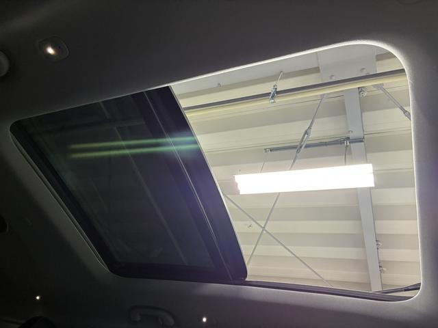 ジープ・グランドチェロキーＬ リミテッド　サンルーフ／アルパイン／ＡｐｐｌｅＣａｒＰｌａｙ／ＨＵＤ／インテリアリアフェイシングカメラ／全席シートヒーター／シートベンチレーター／ステアリングヒーター／サラウンドビューカメラ／ＬＥＤヘッドライト（18枚目）