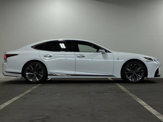 LS LS500h Fスポーツ サンルーフ/マクレビ/デジタルインナーミラー/エアサス/三眼フルLED/カラーHUD/シートクーラー&ヒーター/ステアリングヒーター/電動サンシェード/純正20インチAW/パノラミックビューモニター(7枚目)