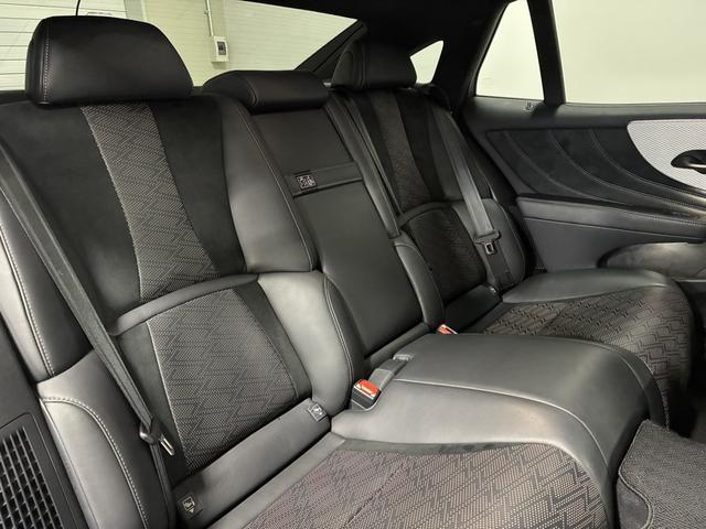 LS LS500h Fスポーツ サンルーフ/マクレビ/デジタルインナーミラー/エアサス/三眼フルLED/カラーHUD/シートクーラー&ヒーター/ステアリングヒーター/電動サンシェード/純正20インチAW/パノラミックビューモニター(24枚目)