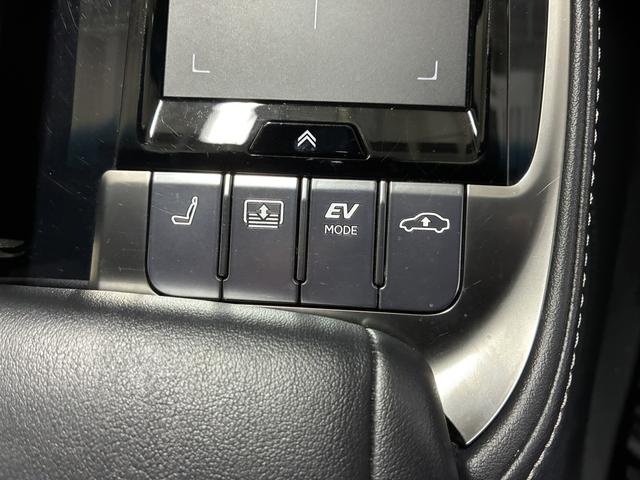 LS LS500h Fスポーツ サンルーフ/マクレビ/デジタルインナーミラー/エアサス/三眼フルLED/カラーHUD/シートクーラー&ヒーター/ステアリングヒーター/電動サンシェード/純正20インチAW/パノラミックビューモニター(55枚目)