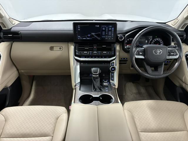 ランドクルーザー ZX 寒冷地仕様/リアエンター/JBLサウンド/サンルーフ/シートクーラー&ヒーター/ステアリングヒーター/トヨタセーフティ/パノラミックビューモニター/純正ナビ&TV/電動テールゲート/追従クルコン(3枚目)