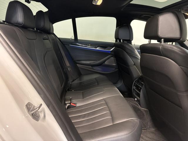 ５シリーズ ５４０ｉ　ｘＤｒｉｖｅ　Ｍスポーツ　サンルーフ／コンフォートＰＫＧ／イノベーションＰＫＧ／Ｈａｒｍａｎ／Ｋａｒｄｏｎサウンド／純正１９インチＡＷ／ＨＵＤ／ソフトクローズドア／ＢＭＷジェスチャーコントロール／マッサージ・シート（24枚目）