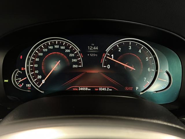 ５シリーズ ５４０ｉ　ｘＤｒｉｖｅ　Ｍスポーツ　サンルーフ／コンフォートＰＫＧ／イノベーションＰＫＧ／Ｈａｒｍａｎ／Ｋａｒｄｏｎサウンド／純正１９インチＡＷ／ＨＵＤ／ソフトクローズドア／ＢＭＷジェスチャーコントロール／マッサージ・シート（33枚目）