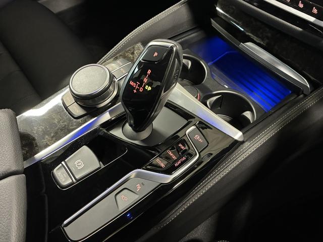 ５シリーズ ５４０ｉ　ｘＤｒｉｖｅ　Ｍスポーツ　サンルーフ／コンフォートＰＫＧ／イノベーションＰＫＧ／Ｈａｒｍａｎ／Ｋａｒｄｏｎサウンド／純正１９インチＡＷ／ＨＵＤ／ソフトクローズドア／ＢＭＷジェスチャーコントロール／マッサージ・シート（52枚目）