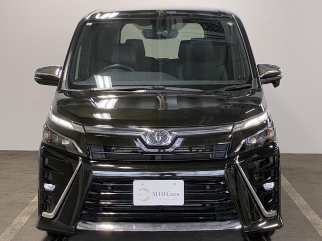 ヴォクシー ＺＳ　煌ＩＩＩ　１オ－ナ－／冬タイヤアルミ積込／寒冷地仕様／両側電動スライドドア／純正ナビ＆ＴＶ／純正エンジンスターター／ＬＥＤヘッドランプ／リヤオートエアコン／クルコン／トヨタセーフティセンス（4枚目）