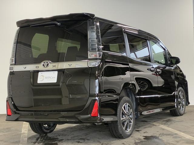 ヴォクシー ＺＳ　煌ＩＩＩ　１オ－ナ－／冬タイヤアルミ積込／寒冷地仕様／両側電動スライドドア／純正ナビ＆ＴＶ／純正エンジンスターター／ＬＥＤヘッドランプ／リヤオートエアコン／クルコン／トヨタセーフティセンス（7枚目）