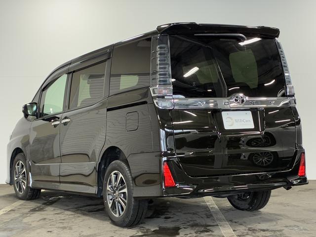 ヴォクシー ＺＳ　煌ＩＩＩ　１オ－ナ－／冬タイヤアルミ積込／寒冷地仕様／両側電動スライドドア／純正ナビ＆ＴＶ／純正エンジンスターター／ＬＥＤヘッドランプ／リヤオートエアコン／クルコン／トヨタセーフティセンス（9枚目）