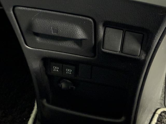 ヴォクシー ＺＳ　煌ＩＩＩ　１オ－ナ－／冬タイヤアルミ積込／寒冷地仕様／両側電動スライドドア／純正ナビ＆ＴＶ／純正エンジンスターター／ＬＥＤヘッドランプ／リヤオートエアコン／クルコン／トヨタセーフティセンス（20枚目）