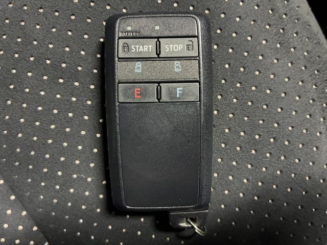 ヴォクシー ＺＳ　煌ＩＩＩ　１オ－ナ－／冬タイヤアルミ積込／寒冷地仕様／両側電動スライドドア／純正ナビ＆ＴＶ／純正エンジンスターター／ＬＥＤヘッドランプ／リヤオートエアコン／クルコン／トヨタセーフティセンス（37枚目）