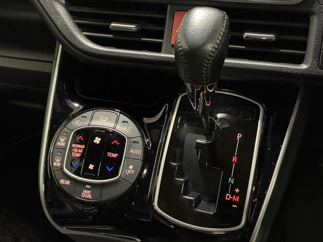 ヴォクシー ＺＳ　煌ＩＩＩ　１オ－ナ－／冬タイヤアルミ積込／寒冷地仕様／両側電動スライドドア／純正ナビ＆ＴＶ／純正エンジンスターター／ＬＥＤヘッドランプ／リヤオートエアコン／クルコン／トヨタセーフティセンス（38枚目）