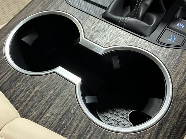 ランドクルーザー ＺＸ　モデリスタ前後／リアエンター／ＪＢＬ／寒冷地仕様／クールボックス／サンルーフ／パノラミックビューモニター／ルーフレール／シートクーラー＆ヒーター／ステアリングヒーター／トヨタセーフティ／純正ナビ＆ＴＶ（57枚目）