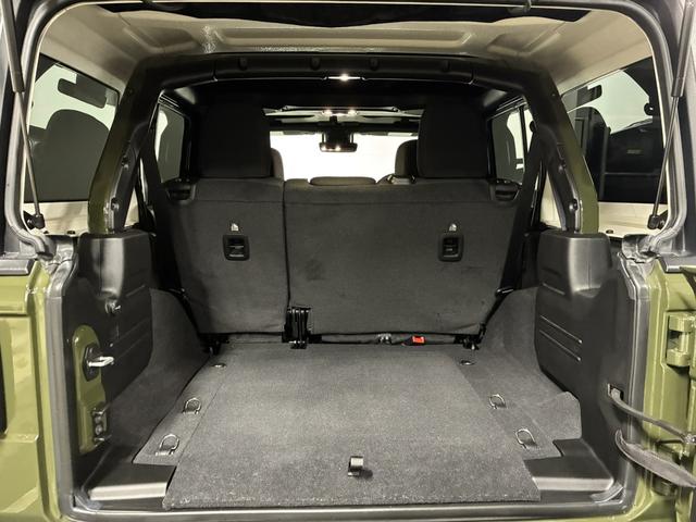 ジープ・ラングラーアンリミテッド ウィリス　１００台限定車／ＵＳ仕様バンパー／専用フロントグリル／専用１７インチＡＷ／ＡｐｐｌｅＣａｒＰｌａｙ／Ａｎｄｒｏｉｄ　Ａｕｔｏ／ＬＥＤヘッドライト／追従クルコン／Ｆ・Ｒ・Ｓカメラ／自動防眩ミラー（25枚目）