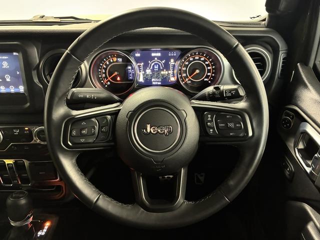 ジープ・ラングラーアンリミテッド ウィリス　１００台限定車／ＵＳ仕様バンパー／専用フロントグリル／専用１７インチＡＷ／ＡｐｐｌｅＣａｒＰｌａｙ／Ａｎｄｒｏｉｄ　Ａｕｔｏ／ＬＥＤヘッドライト／追従クルコン／Ｆ・Ｒ・Ｓカメラ／自動防眩ミラー（27枚目）