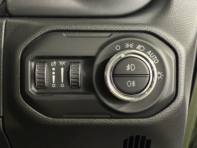 ジープ・ラングラーアンリミテッド ウィリス　１００台限定車／ＵＳ仕様バンパー／専用フロントグリル／専用１７インチＡＷ／ＡｐｐｌｅＣａｒＰｌａｙ／Ａｎｄｒｏｉｄ　Ａｕｔｏ／ＬＥＤヘッドライト／追従クルコン／Ｆ・Ｒ・Ｓカメラ／自動防眩ミラー（37枚目）