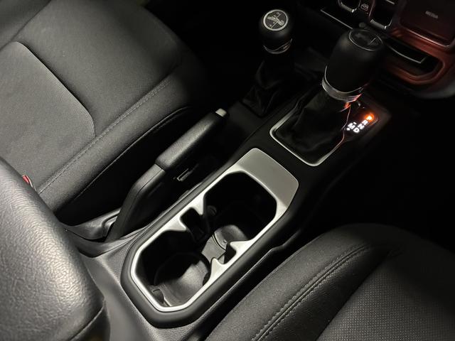 ジープ・ラングラーアンリミテッド ウィリス　１００台限定車／ＵＳ仕様バンパー／専用フロントグリル／専用１７インチＡＷ／ＡｐｐｌｅＣａｒＰｌａｙ／Ａｎｄｒｏｉｄ　Ａｕｔｏ／ＬＥＤヘッドライト／追従クルコン／Ｆ・Ｒ・Ｓカメラ／自動防眩ミラー（40枚目）