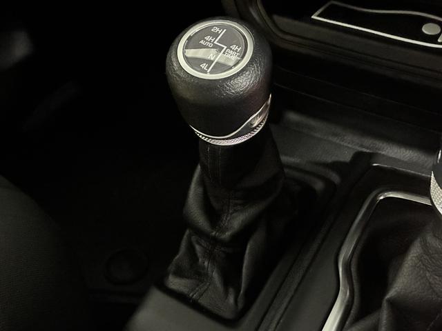 ジープ・ラングラーアンリミテッド ウィリス　１００台限定車／ＵＳ仕様バンパー／専用フロントグリル／専用１７インチＡＷ／ＡｐｐｌｅＣａｒＰｌａｙ／Ａｎｄｒｏｉｄ　Ａｕｔｏ／ＬＥＤヘッドライト／追従クルコン／Ｆ・Ｒ・Ｓカメラ／自動防眩ミラー（41枚目）