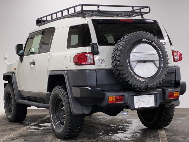 ＦＪクルーザー カラーパッケージ　夏・冬タイヤ付／ＰＥＮＤＬＴＯＮシートカバー／ＢａｊａＲａｃｋルーフキャリア／寒冷地仕様／Ｆ１インチアップ／ブラックグリル／ドラレコ付デジタルミラー／サイドステップ／純正ナビ＆ＴＶ／バックカメラ（8枚目）