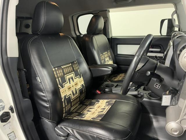 ＦＪクルーザー カラーパッケージ　夏・冬タイヤ付／ＰＥＮＤＬＴＯＮシートカバー／ＢａｊａＲａｃｋルーフキャリア／寒冷地仕様／Ｆ１インチアップ／ブラックグリル／ドラレコ付デジタルミラー／サイドステップ／純正ナビ＆ＴＶ／バックカメラ（20枚目）