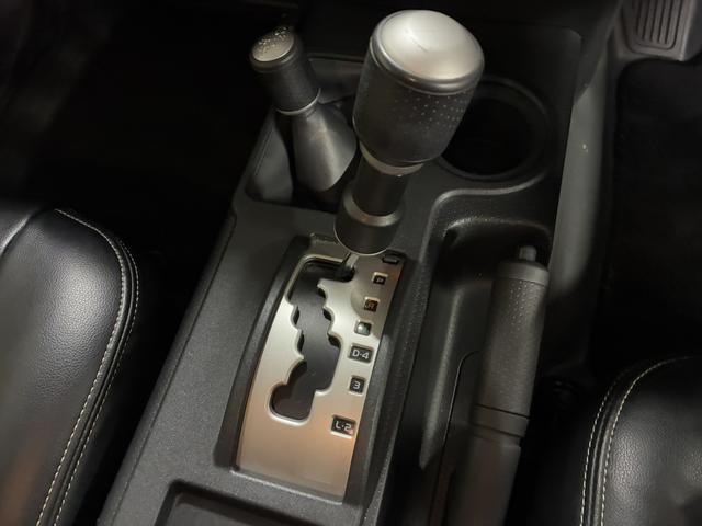 ＦＪクルーザー カラーパッケージ　夏・冬タイヤ付／ＰＥＮＤＬＴＯＮシートカバー／ＢａｊａＲａｃｋルーフキャリア／寒冷地仕様／Ｆ１インチアップ／ブラックグリル／ドラレコ付デジタルミラー／サイドステップ／純正ナビ＆ＴＶ／バックカメラ（46枚目）