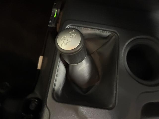 ＦＪクルーザー カラーパッケージ　夏・冬タイヤ付／ＰＥＮＤＬＴＯＮシートカバー／ＢａｊａＲａｃｋルーフキャリア／寒冷地仕様／Ｆ１インチアップ／ブラックグリル／ドラレコ付デジタルミラー／サイドステップ／純正ナビ＆ＴＶ／バックカメラ（47枚目）