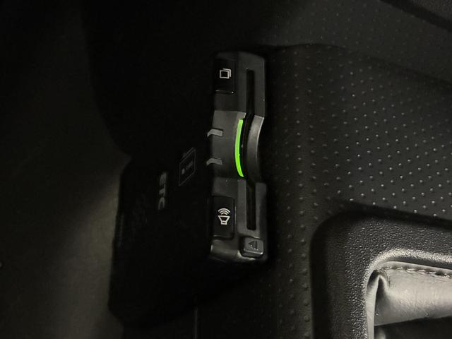 ＦＪクルーザー カラーパッケージ　夏・冬タイヤ付／ＰＥＮＤＬＴＯＮシートカバー／ＢａｊａＲａｃｋルーフキャリア／寒冷地仕様／Ｆ１インチアップ／ブラックグリル／ドラレコ付デジタルミラー／サイドステップ／純正ナビ＆ＴＶ／バックカメラ（48枚目）