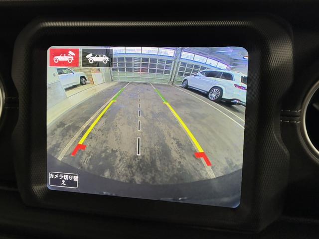 ジープ・ラングラーアンリミテッド サハラ　ドラレコ付きデジタルミラー／ＡｐｐｌｅＣａｒＰｌａｙ／アルパイン／純正１８インチＡＷ／黒革／シートヒーター／オートハイビーム／追従クルコン／サイドステップ／ＬＥＤヘッドライト／純正ナビ＆ＴＶ（31枚目）