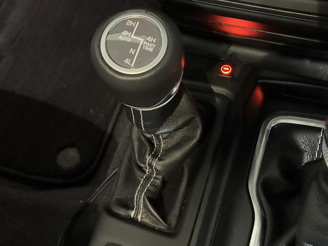 ジープ・ラングラーアンリミテッド サハラ　ドラレコ付きデジタルミラー／ＡｐｐｌｅＣａｒＰｌａｙ／アルパイン／純正１８インチＡＷ／黒革／シートヒーター／オートハイビーム／追従クルコン／サイドステップ／ＬＥＤヘッドライト／純正ナビ＆ＴＶ（42枚目）