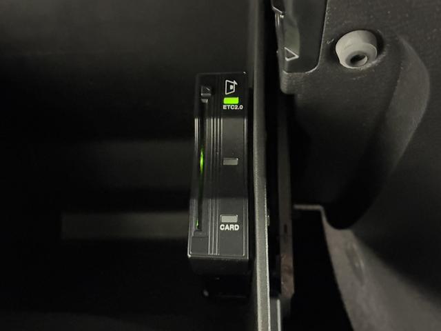 ジープ・ラングラーアンリミテッド サハラ　ドラレコ付きデジタルミラー／ＡｐｐｌｅＣａｒＰｌａｙ／アルパイン／純正１８インチＡＷ／黒革／シートヒーター／オートハイビーム／追従クルコン／サイドステップ／ＬＥＤヘッドライト／純正ナビ＆ＴＶ（46枚目）