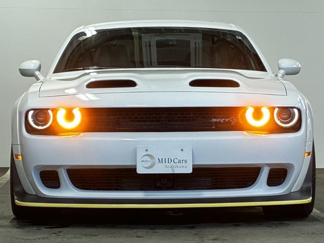 ダッジ・チャレンジャー SRT ヘルキャット 新車並行/フルオリジナル/ワイドボディ/サンルーフ/ハーマンカードン/Brembokキャリパー/AppleCarPlay&AndroidAuto/シートベンチレーション&ヒーター/ステアリングヒーター(5枚目)