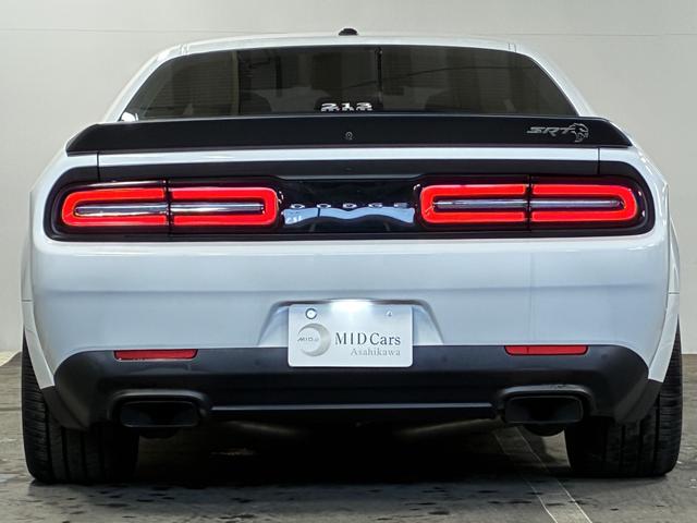 ダッジ・チャレンジャー SRT ヘルキャット 新車並行/フルオリジナル/ワイドボディ/サンルーフ/ハーマンカードン/Brembokキャリパー/AppleCarPlay&AndroidAuto/シートベンチレーション&ヒーター/ステアリングヒーター(9枚目)