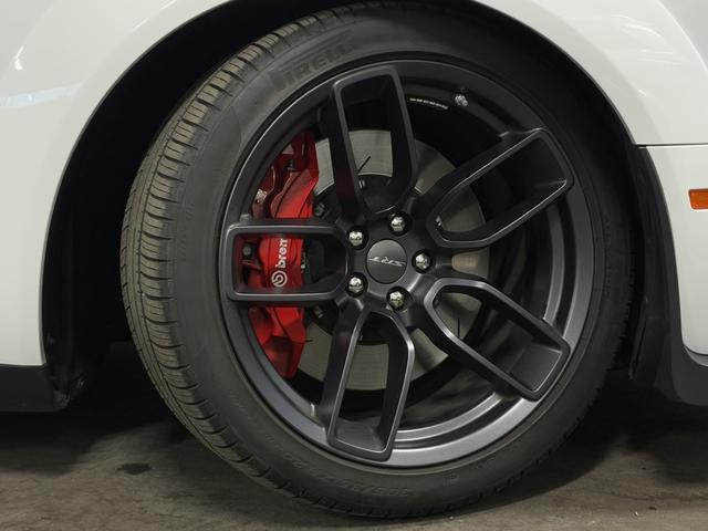 ダッジ・チャレンジャー SRT ヘルキャット 新車並行/フルオリジナル/ワイドボディ/サンルーフ/ハーマンカードン/Brembokキャリパー/AppleCarPlay&AndroidAuto/シートベンチレーション&ヒーター/ステアリングヒーター(12枚目)