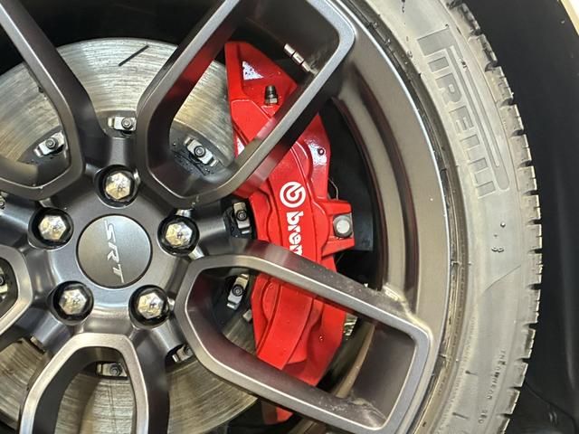 ダッジ・チャレンジャー SRT ヘルキャット 新車並行/フルオリジナル/ワイドボディ/サンルーフ/ハーマンカードン/Brembokキャリパー/AppleCarPlay&AndroidAuto/シートベンチレーション&ヒーター/ステアリングヒーター(13枚目)