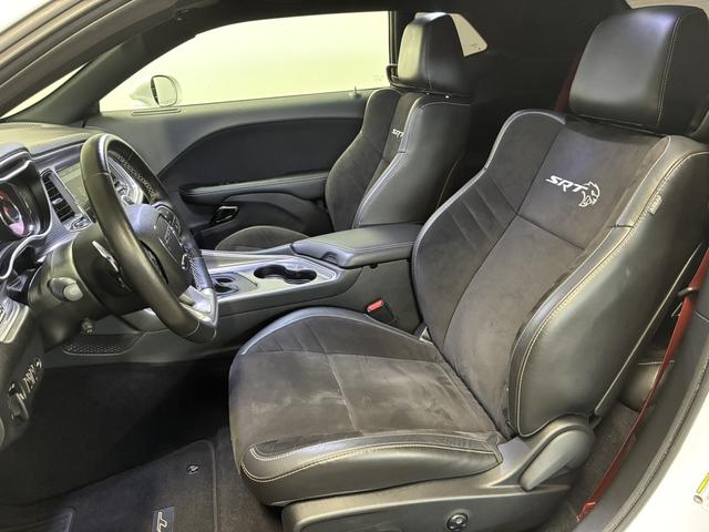 ダッジ・チャレンジャー SRT ヘルキャット 新車並行/フルオリジナル/ワイドボディ/サンルーフ/ハーマンカードン/Brembokキャリパー/AppleCarPlay&AndroidAuto/シートベンチレーション&ヒーター/ステアリングヒーター(24枚目)